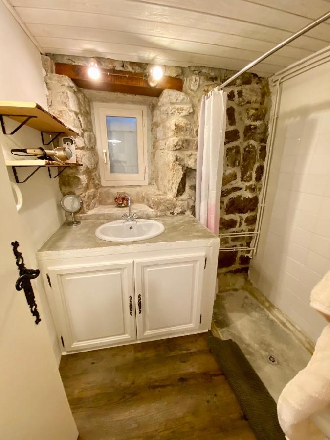 Gite De Groupe 160M2, 15P, Salle De Reception, Jardin, Terrasse Mazan-l'Abbaye Εξωτερικό φωτογραφία