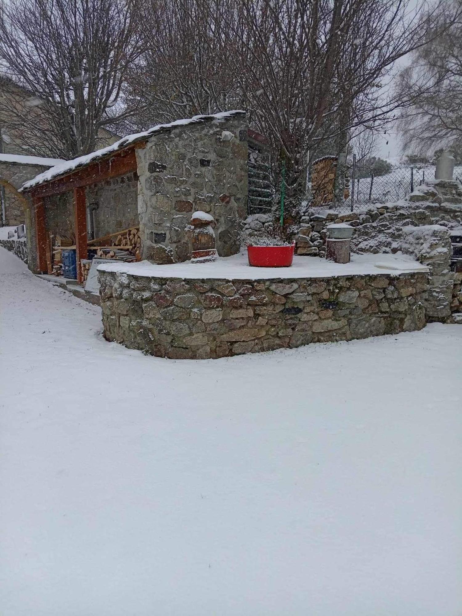 Gite De Groupe 160M2, 15P, Salle De Reception, Jardin, Terrasse Mazan-l'Abbaye Εξωτερικό φωτογραφία